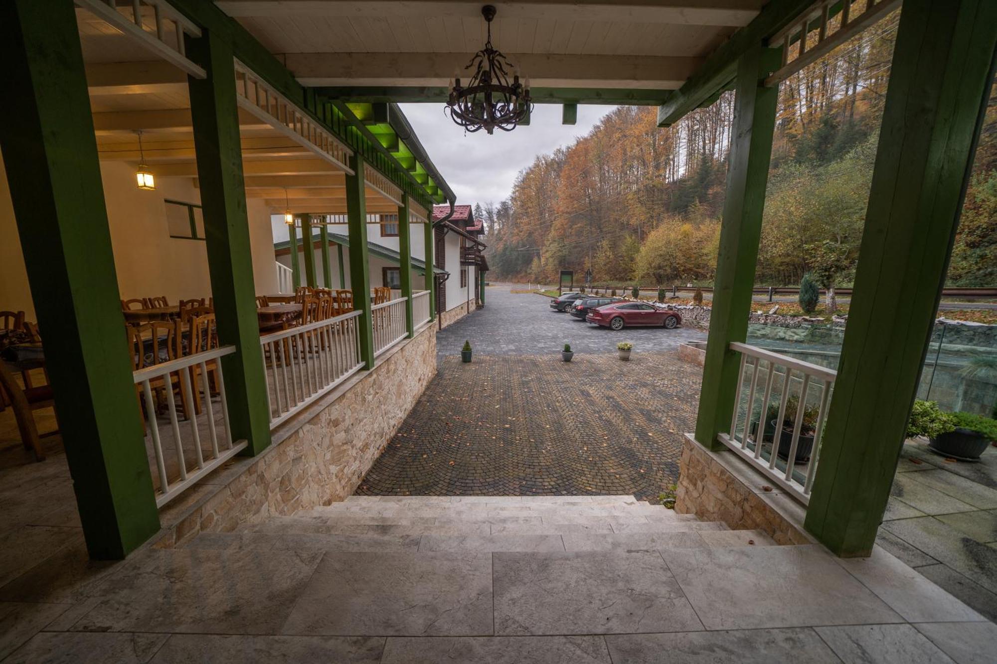 Popas Turistic Transfagarasan Hotel Cartisoara Exterior photo