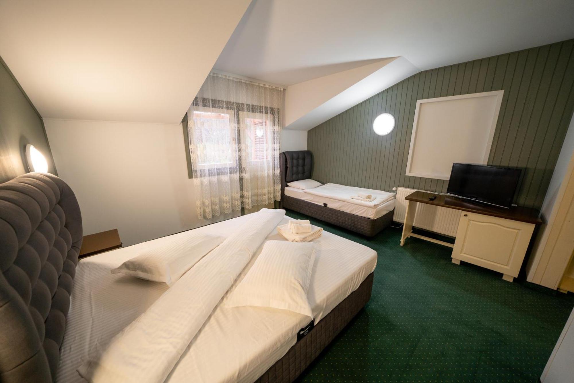 Popas Turistic Transfagarasan Hotel Cartisoara Exterior photo