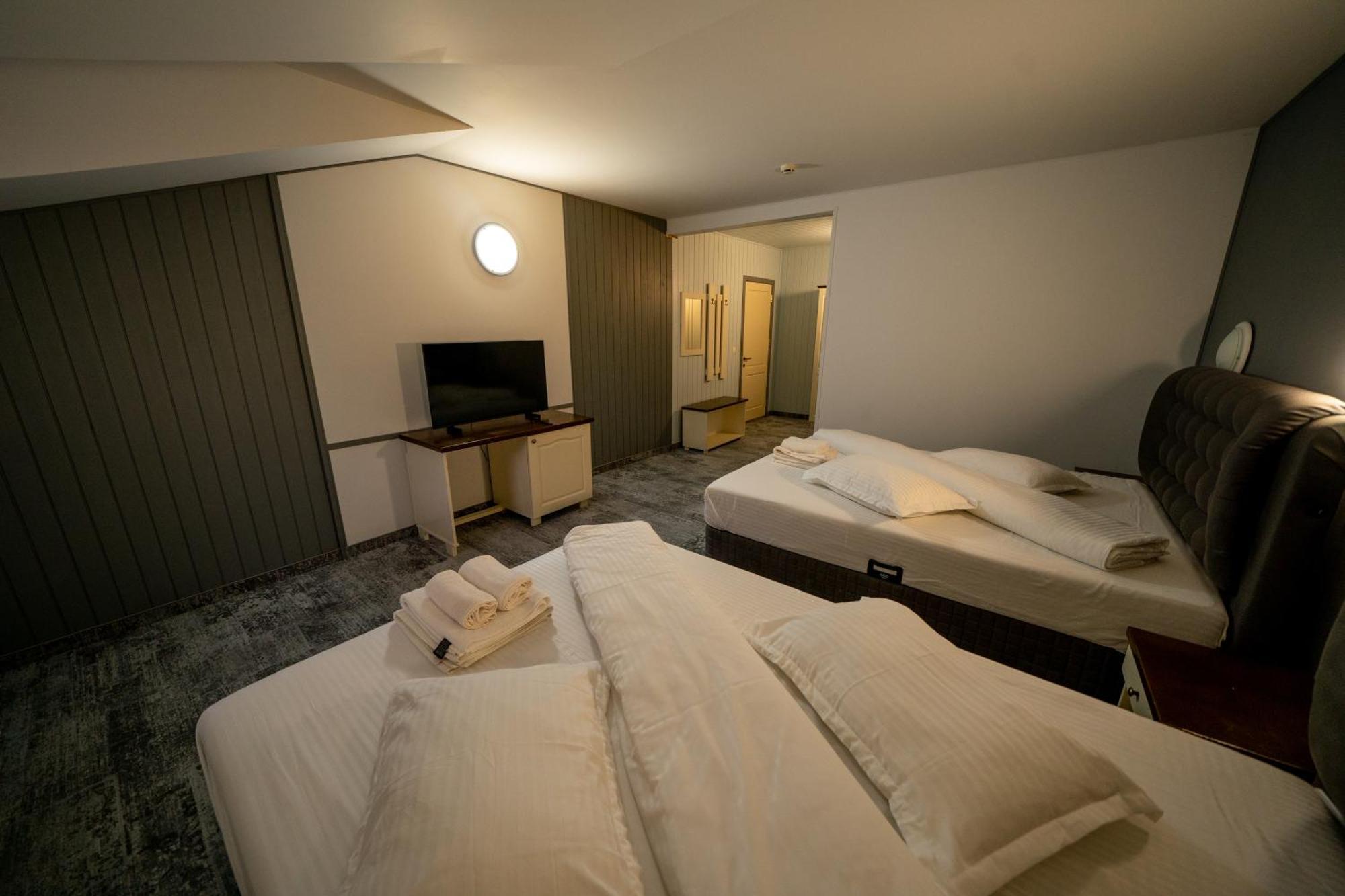 Popas Turistic Transfagarasan Hotel Cartisoara Exterior photo