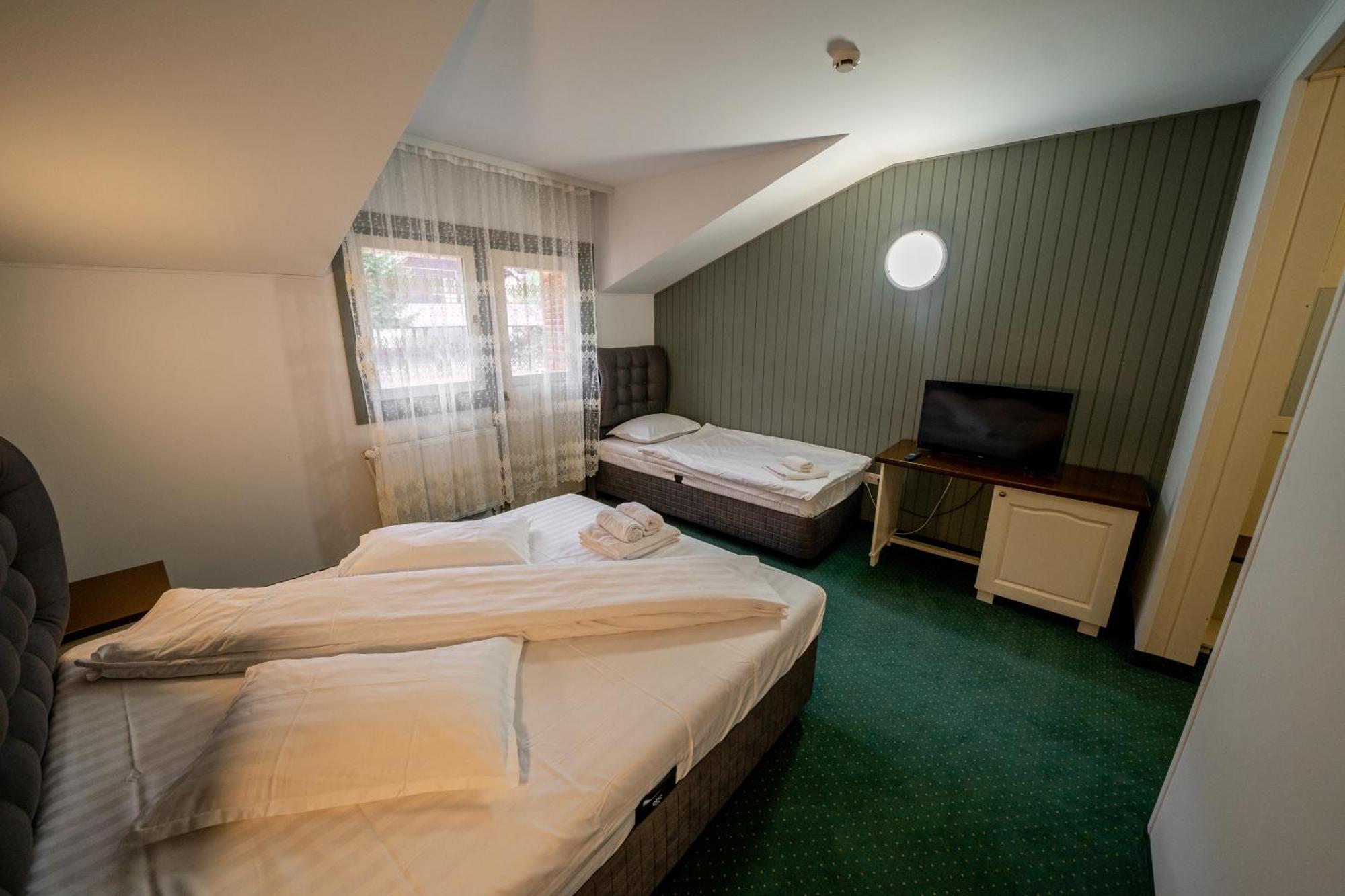 Popas Turistic Transfagarasan Hotel Cartisoara Exterior photo